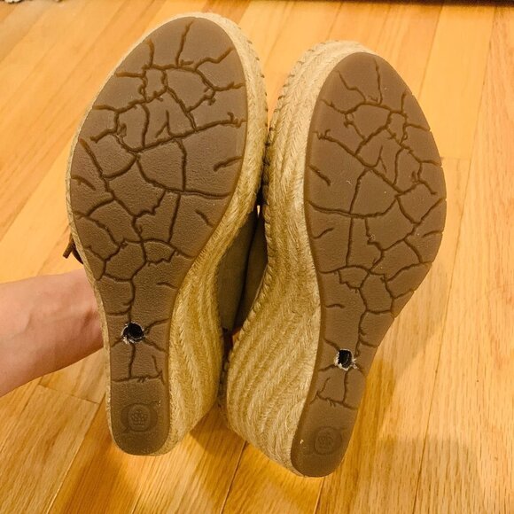 NEW Born Women's Open Toe Wedge Heel Sandal Size 6 - Picture 2 of 12